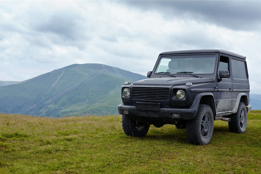 Pasionat de aventuri off-road? Descoperă avantajele vopselelor Raptor